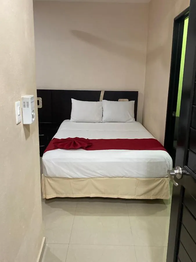Suites La Roca By R&T Cancún Hotel