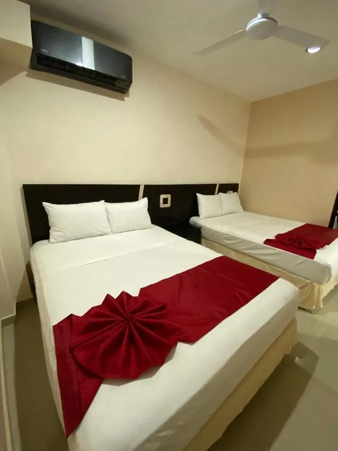 Hotel Suites La Roca By R&T Cancun