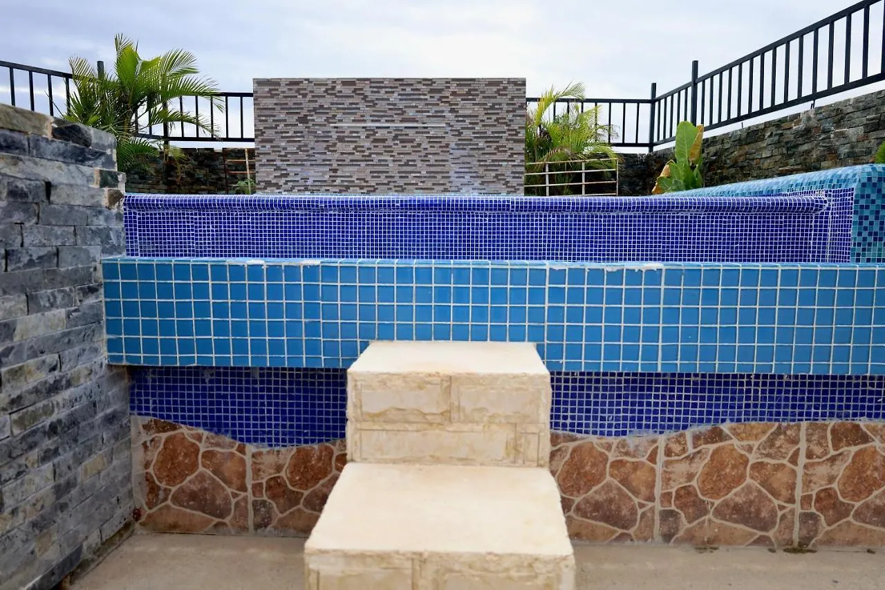 Suites La Roca By R&T 칸쿤 3*,